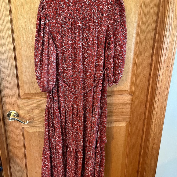 Max Studio beautiful! Red floral maxi dress - Picture 2 of 4